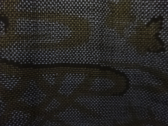 アンティーク　流水に草花模様織り出し本場泥大島紬着物